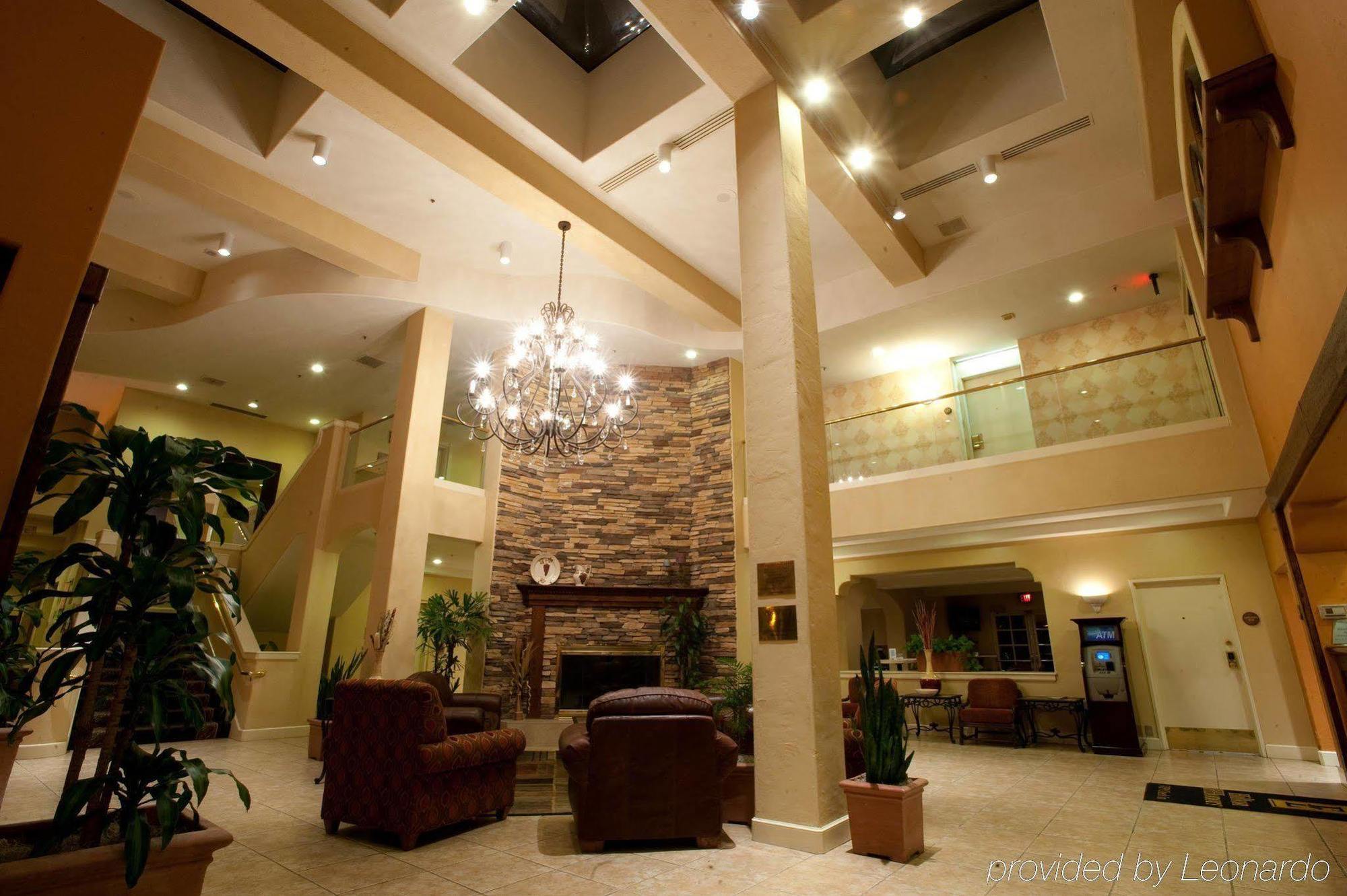 Hotel Embassy By Hilton Valley Wine Country 3*