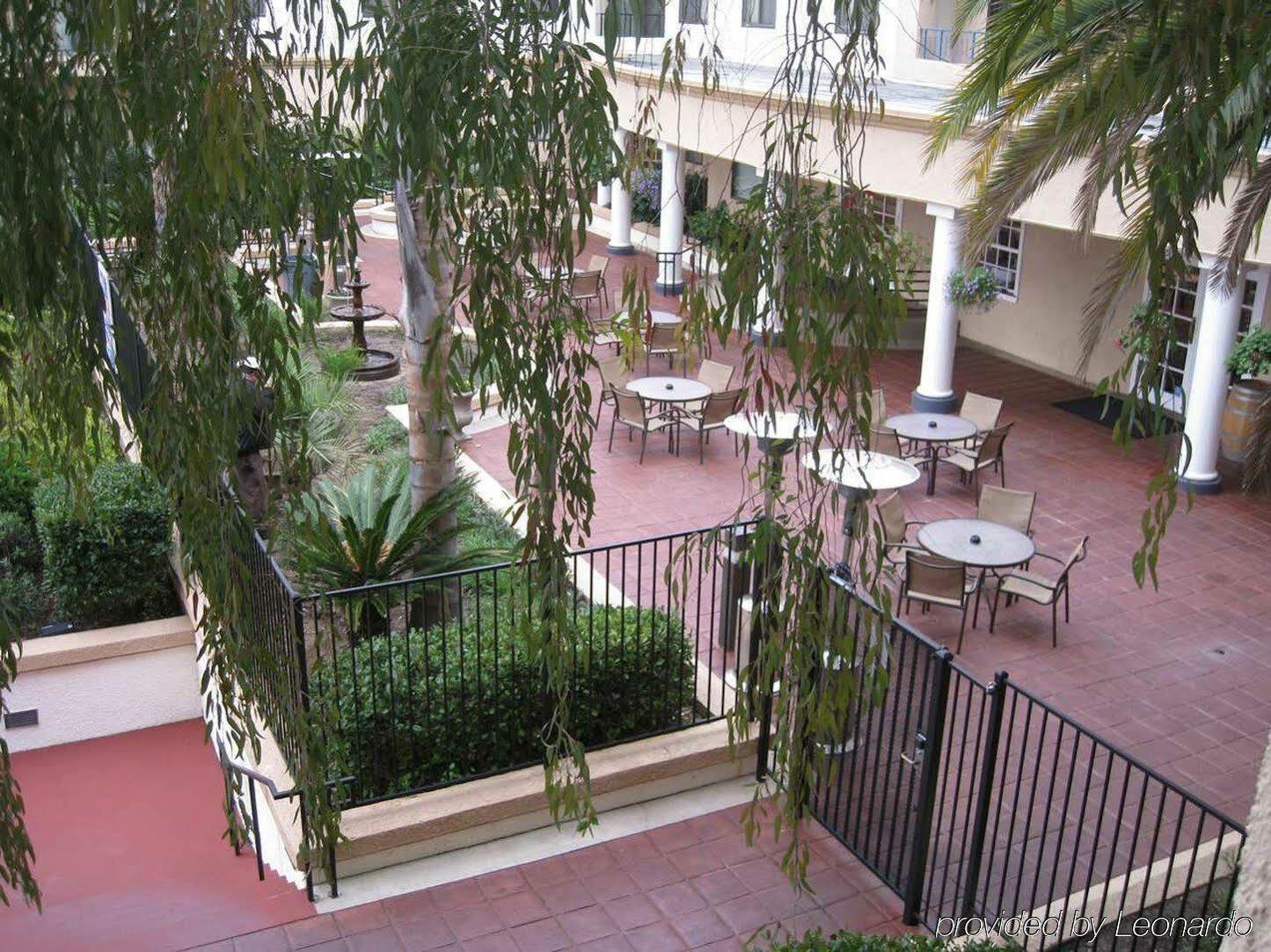 Embassy By Hilton Valley Wine Country Hotel